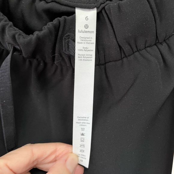 NWT Lululemon on the fly skirt, 6 - Picture 6 of 10
